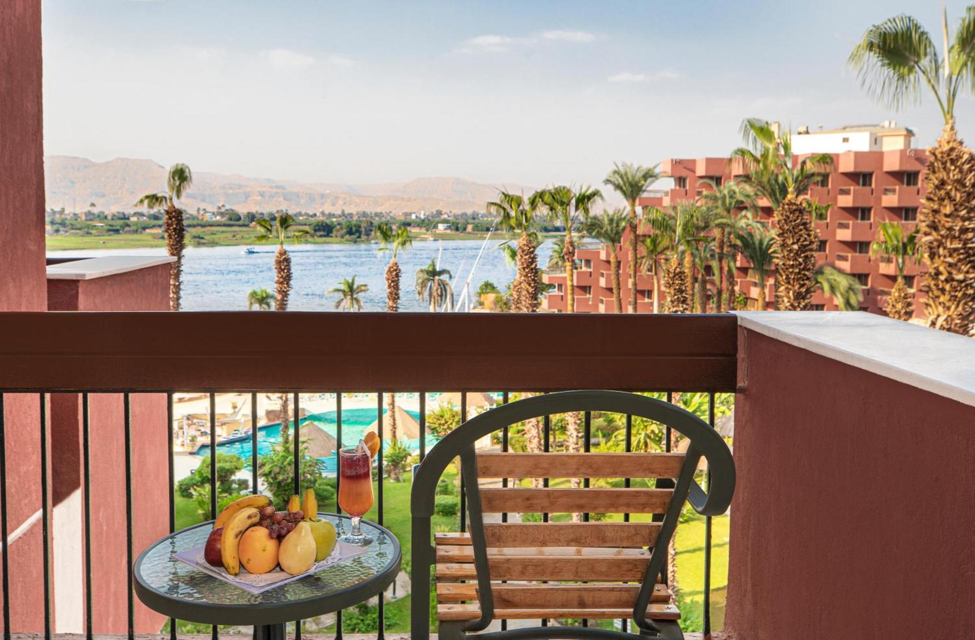 Pyramisa Hotel Luxor Exterior photo